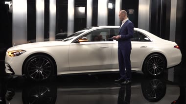 Mercedes · премьера сервиса онлайн-консультации